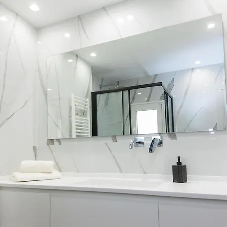 Kallithea Modern Living With Designer Touch * Athens